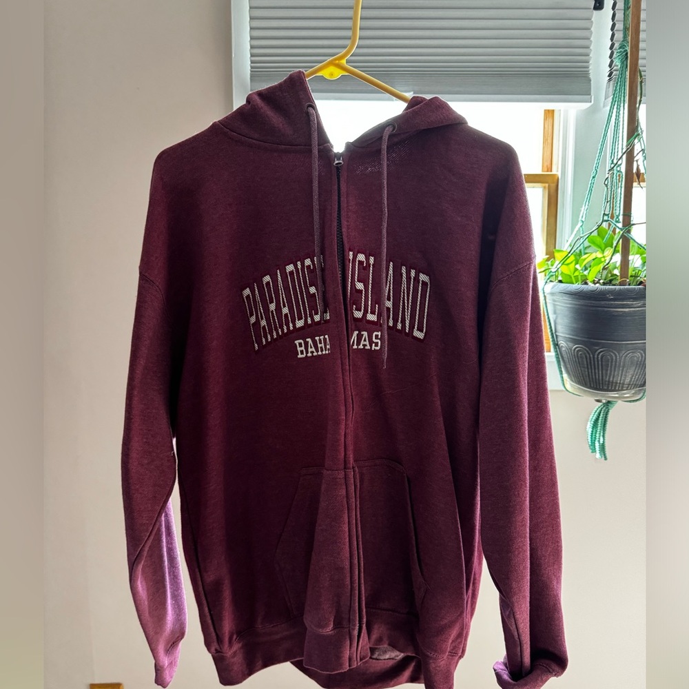 Burgundy Pacific&Co BAHAMAS zipper hoodie. Size Large